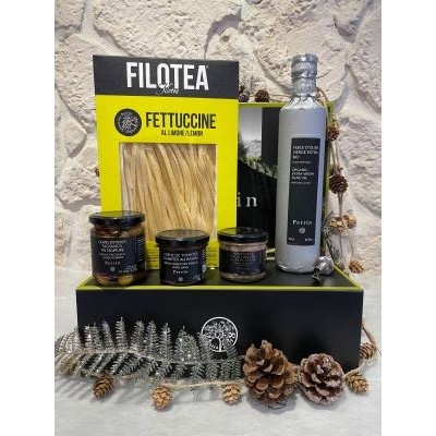 un grand coffret cadeau avec nos produits coup de coeur